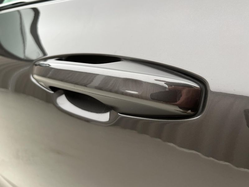 Volvo V60 B4 DARK PLUS AUT - fotka 16 z 42