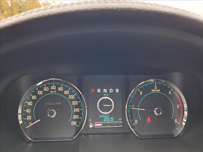 Jaguar XF 2,2 147kw - fotka 12 z 13