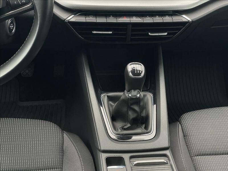 Škoda Octavia 2,0 TDI Combi Ambition Plus - fotka 13 z 24