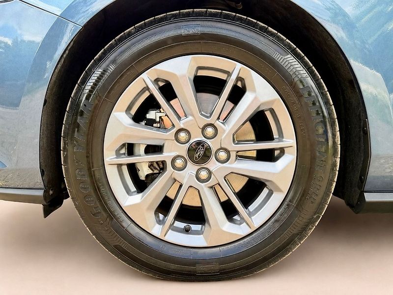 Ford Focus 1.0 ECOBOOST  A/T TITANIUM - fotka 8 z 21
