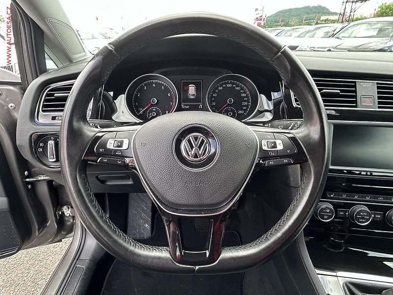 Volkswagen Golf (2016) 1.4 TSi, Highline, bixen - fotka 12 z 17
