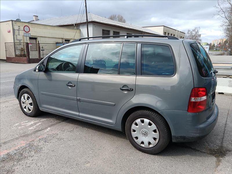 Volkswagen Touran 1,9 TDi Conceptline - fotka 6 z 17