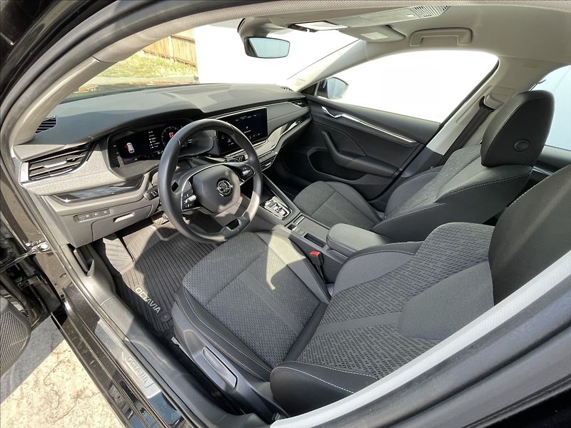 Škoda Octavia 2,0 TDI DSG Style Plus Top ACC - fotka 5 z 23