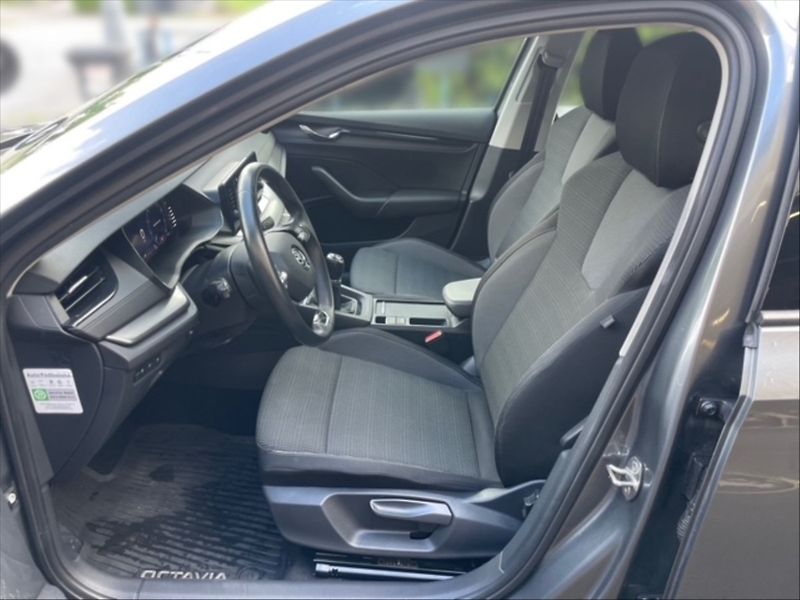 Škoda Octavia 2,0 TDI Ambition - fotka 7 z 11