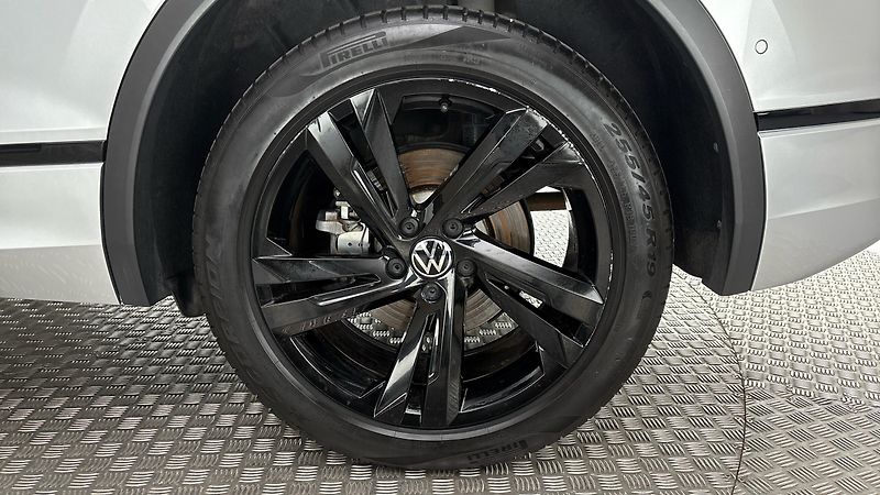 Volkswagen Tiguan 1.4 TSI PHEV DSG R-Line - fotka 19 z 33