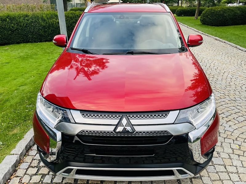 Mitsubishi Outlander 2.0i AUTOMAT 1.MAJITEL KAMERA  - fotka 7 z 43
