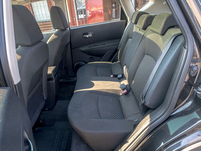 Nissan Qashqai (2008) 1.6i 16V 84KW PANO – 2x ALU - fotka 33 z 45