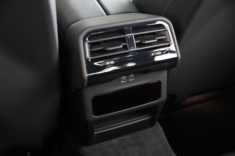 BMW Řada 5 520d xDrive - fotka 16 z 18
