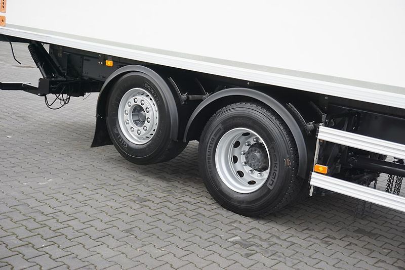 Volvo FM (2016) 460 / E 6 / IZOTERMA + WINDA / - fotka 19 z 45
