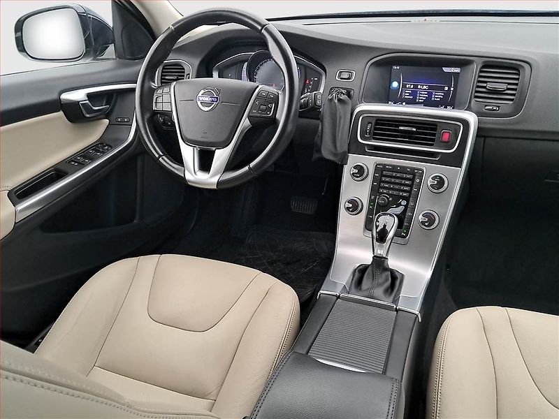 Volvo V60 (2017) T6 AWD, 4X4, Automat - fotka 7 z 16