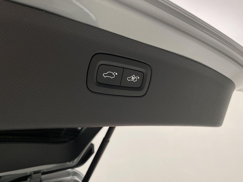 Volvo XC90 (2026) B5 AWD AUT BRIGHT PLUS 7míst - fotka 21 z 67