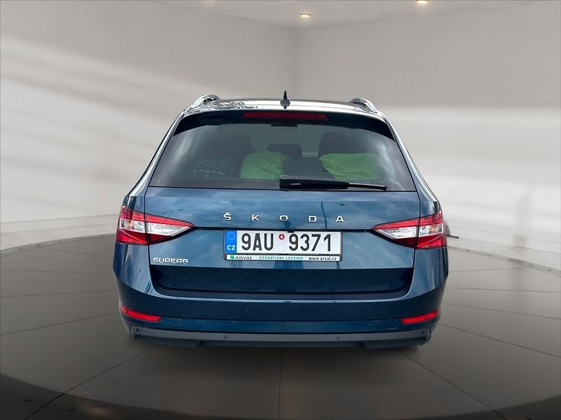Škoda Superb 2,0 TDI 110 Style AT - fotka 5 z 11