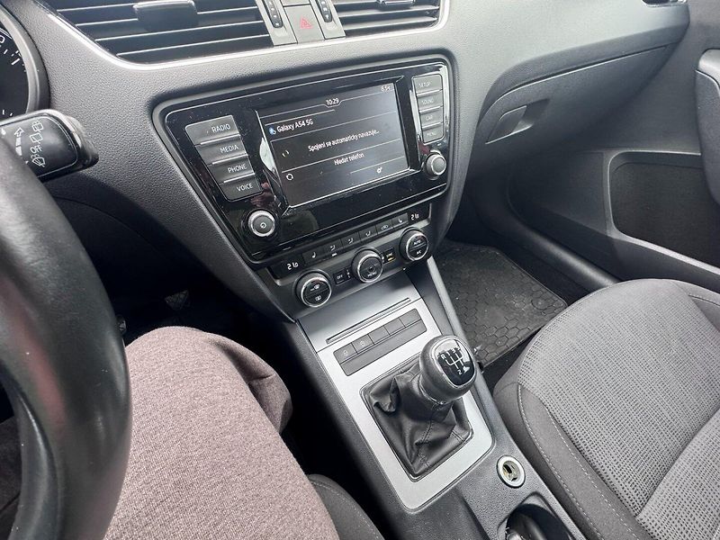 Škoda Octavia (2016) 1,6 81 KW ROZVODY 2. MAJITEL - fotka 30 z 50