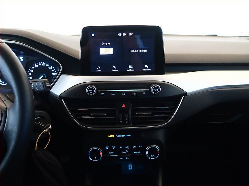 Ford Focus (2020) 1.0 EcoBoost, Tempomat - fotka 12 z 15