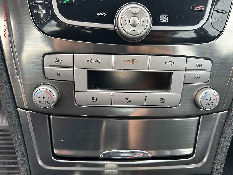 Ford Mondeo (2009) 2.2TDCi, Xenon, AC - fotka 15 z 15