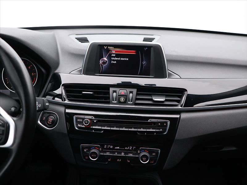 BMW X1 2.0 20d 140kW xDrive Aut. CZ - fotka 14 z 26