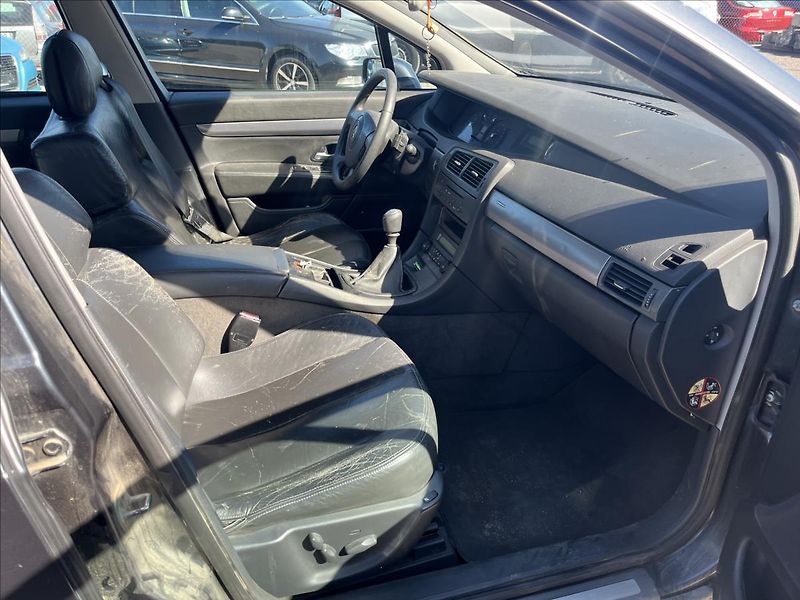 Renault Vel Satis 2,2 dCi TAŽNÉ STK 12/2026 - fotka 10 z 27