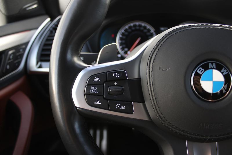 BMW X3 xDrive M40d 240kW M PAKET ČR - fotka 16 z 32