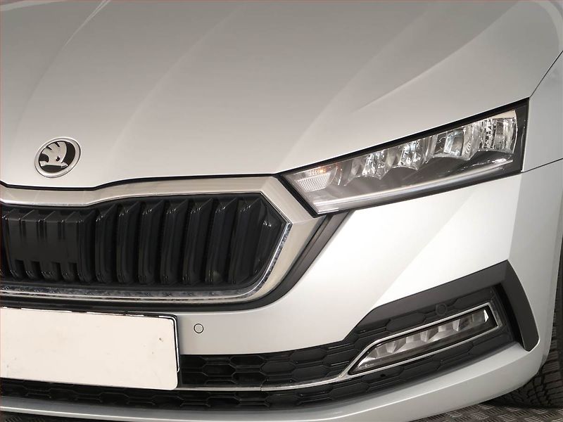 Škoda Octavia (2022) Style 1.0 TSI, Serv.kniha - fotka 16 z 16