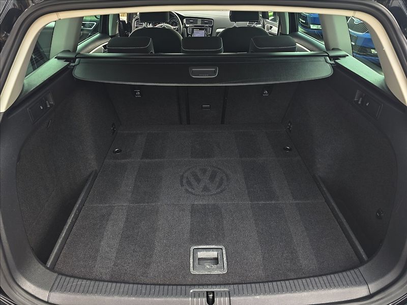 Volkswagen Golf VII 1,4TSi 92KW CUP NAVI - fotka 26 z 46