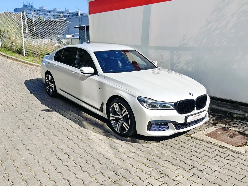 BMW Řada 7 (2016) 3,0 740d xDrive M - fotka 5 z 43