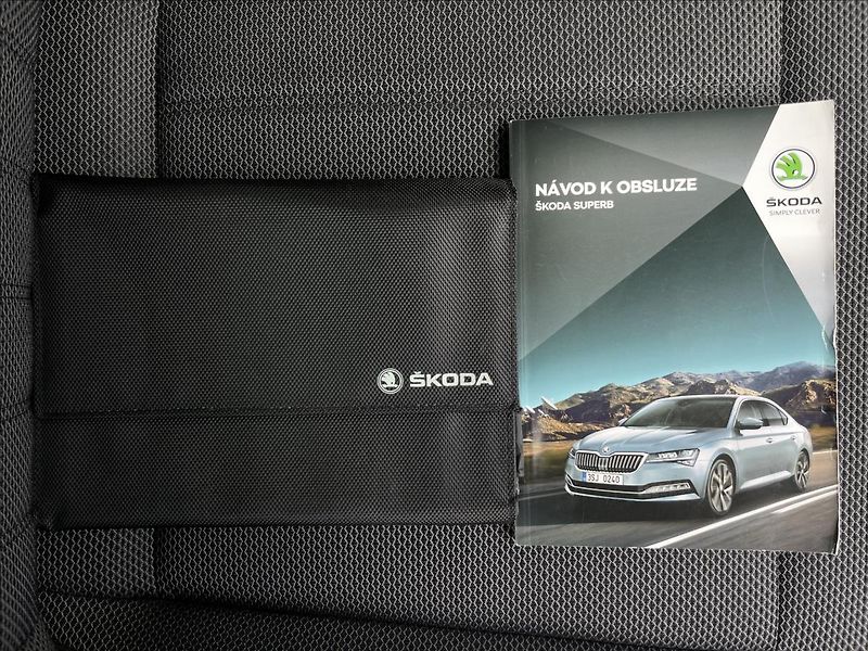 Škoda Superb 2,0 TDI 4x4 DSG Style TZ+DCC - fotka 19 z 23
