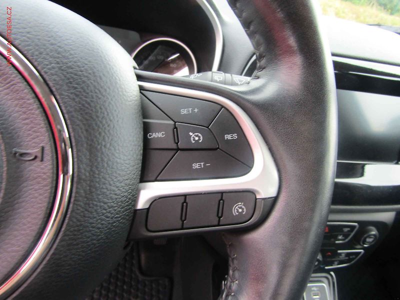 Jeep Compass (2021) 1.3 T-GDi, 2.maj,ČR - fotka 17 z 18