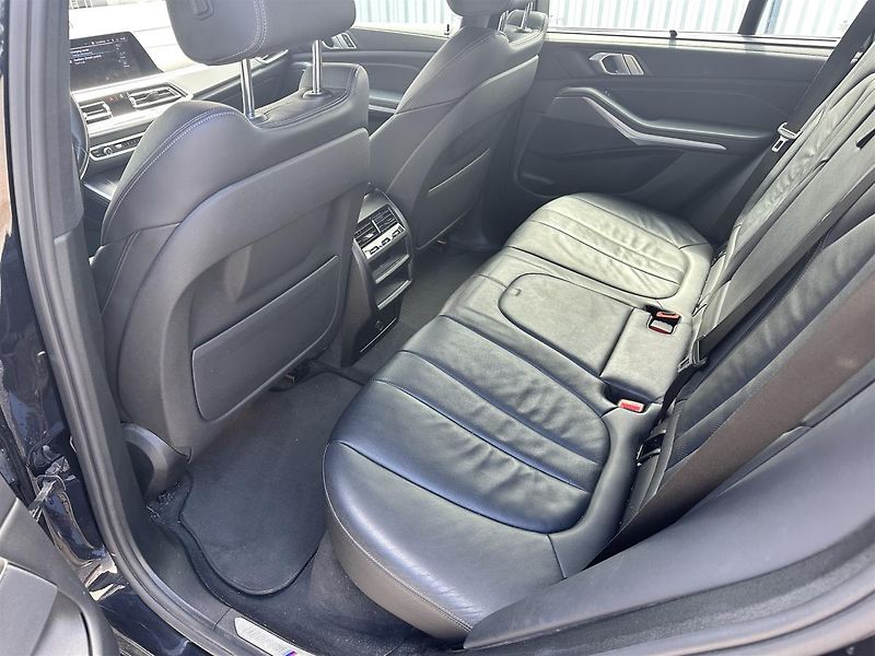 BMW X5 xDrive45e - fotka 16 z 17