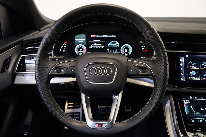 Audi Q8 - fotka 18 z 30