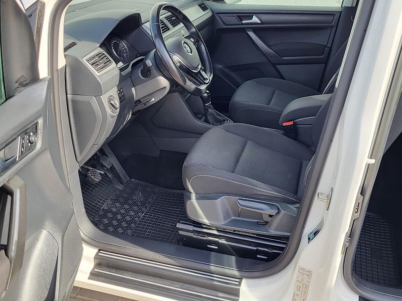 Volkswagen Caddy (2017) Trendline 2,0 TDI 75KW - fotka 8 z 30