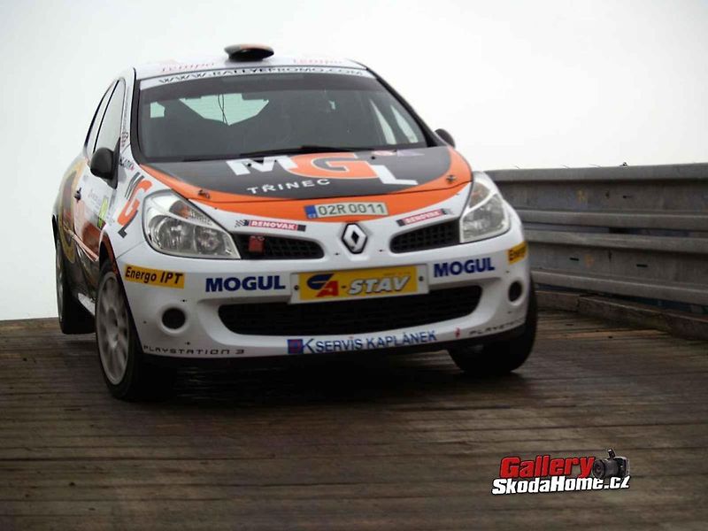 Jiří Hladík se svým zbrusu novým vozem Renault Clio Rally5 Phase II.