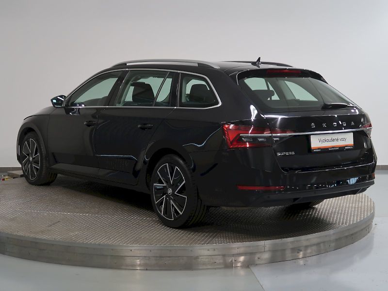 Škoda Superb (2022) STYLE 2.0TSI 140KW DSG - fotka 7 z 40
