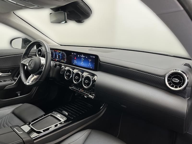 Mercedes-Benz CLA 250e Shooting Brake Progressiv - fotka 18 z 21