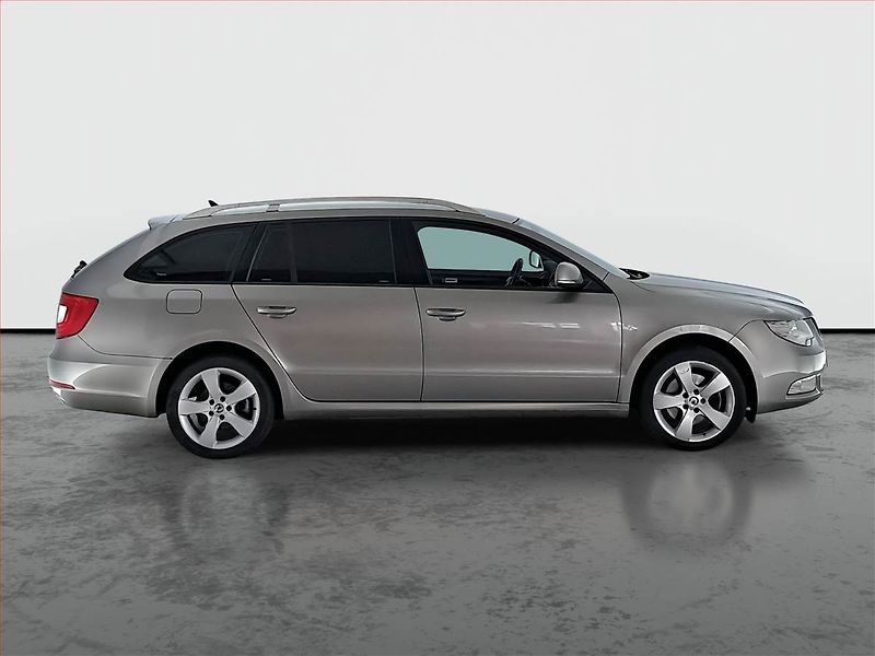 Škoda Superb (2010) Elegance 2.0 TDI, Navi - fotka 6 z 19