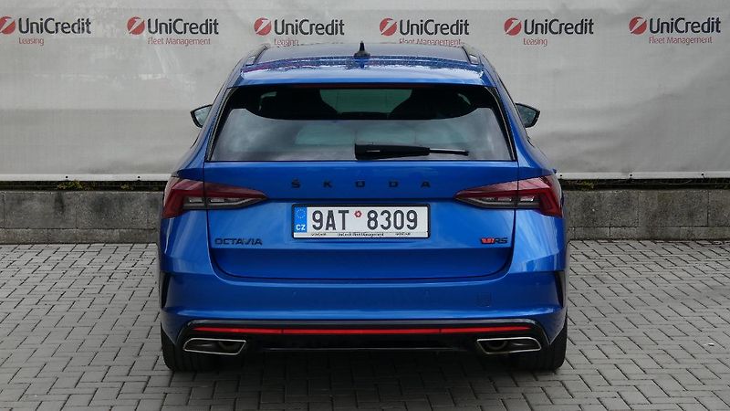 Škoda Octavia Combi 2.0 TSI RS 180kW - fotka 4 z 26