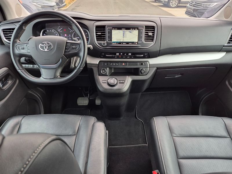 Toyota ProAce Verso VIP L2 Webasto 2,0 D 130 kW 8A - fotka 8 z 23