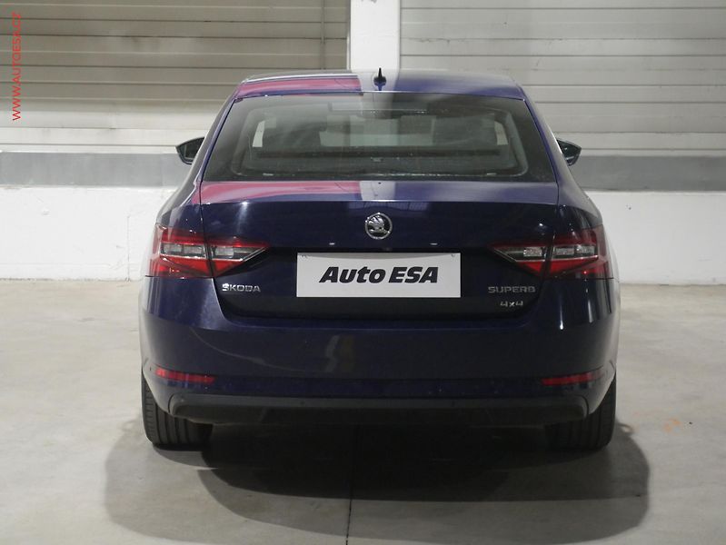 Škoda Superb (2015) 2.0 TDi 4x4, ČR, L&K, DSG - fotka 5 z 23