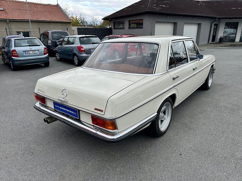 Mercedes-Benz 115 (1973) 114 280E AMG - fotka 6 z 28
