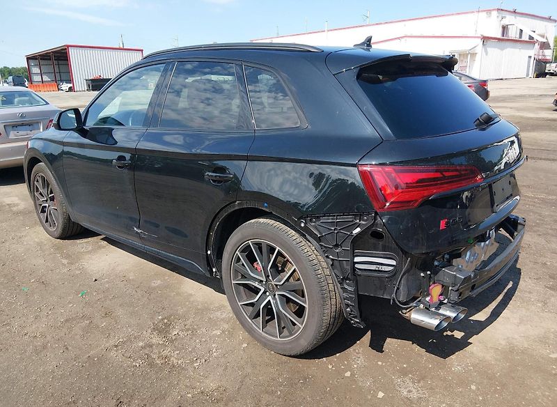 Audi SQ5 (2023) Auto na cestě - fotka 3 z 9