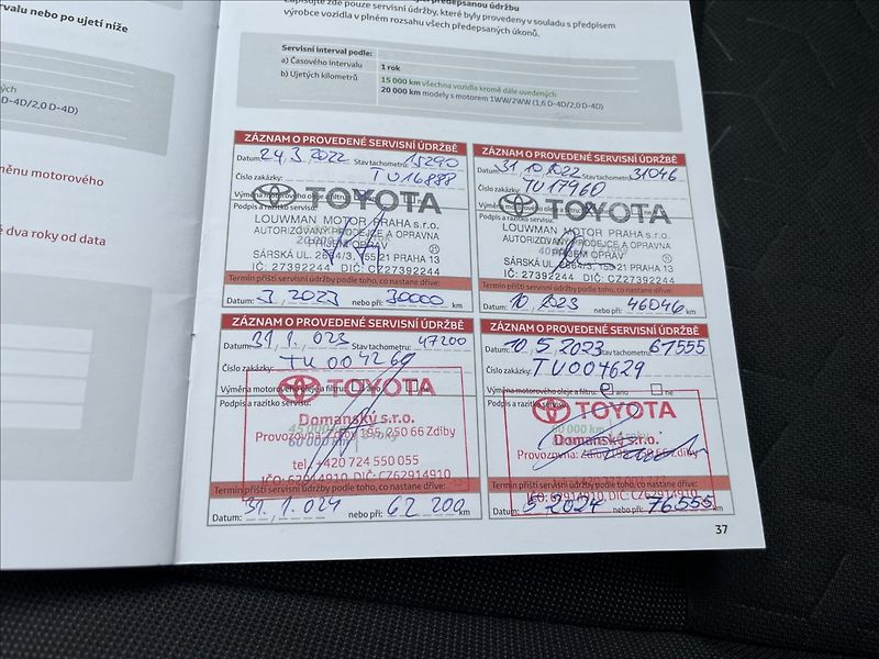 Toyota Corolla 1,8 Hybrid TS ČR.1.MAJ. - fotka 27 z 28