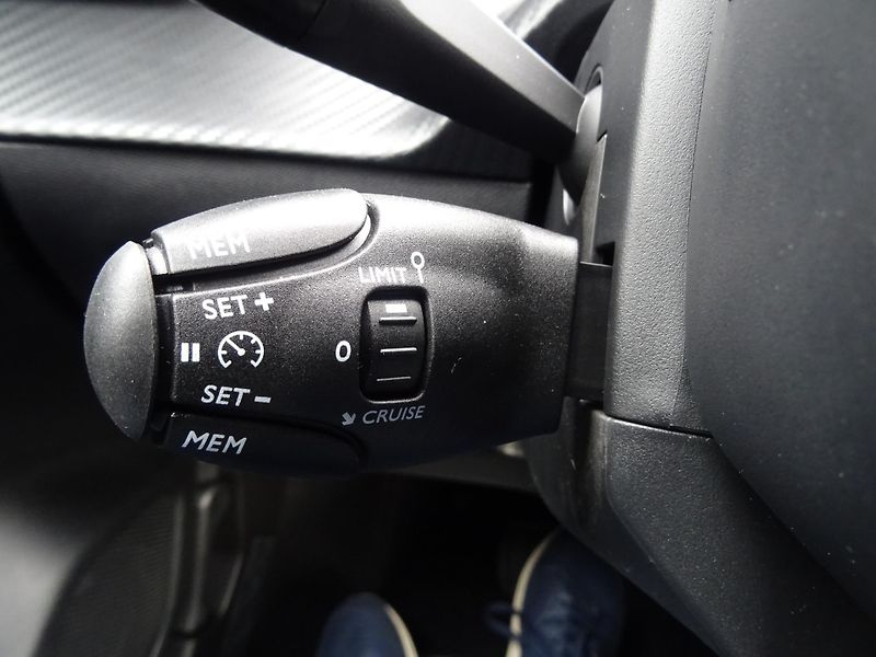 Peugeot 208 (2026) STYLE Hybrid 110 e-DCS6 - fotka 25 z 37