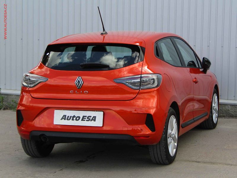 Renault Clio (2024) 1.0 TCe, ČR, LED, AC - fotka 4 z 17