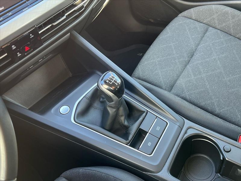 Volkswagen Golf 1,0 TSi 81kW LIFE  REZERVACE 8 - fotka 18 z 25