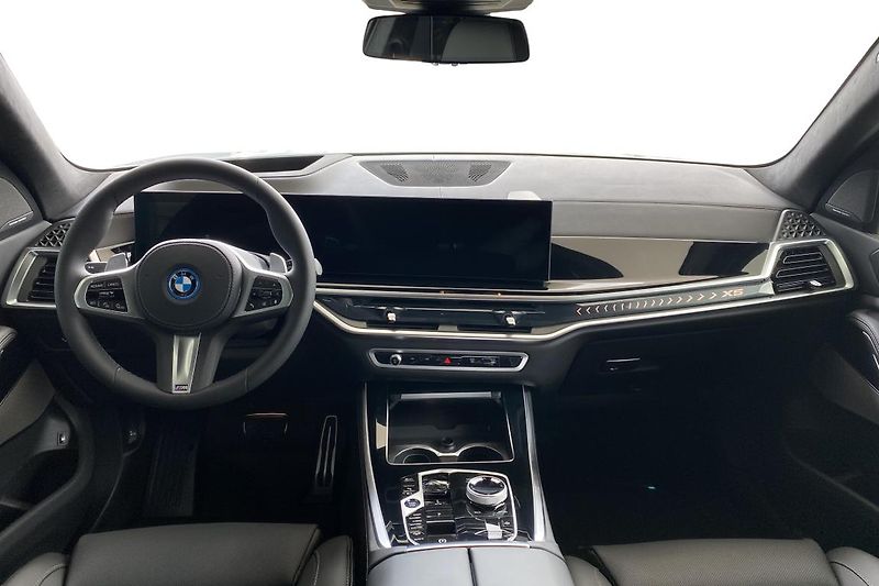 BMW X5 xDrive50e - fotka 8 z 10