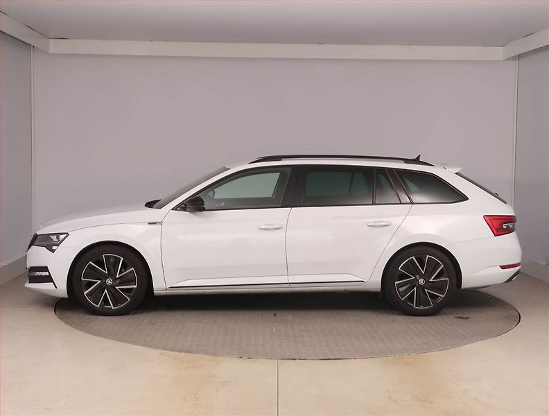 Škoda Superb (2022) Sportline 1.5 TSI - fotka 3 z 18