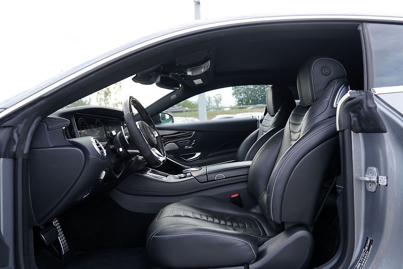 Mercedes-Benz Třídy S S 500 4Matic Coupe AMG - fotka 25 z 48