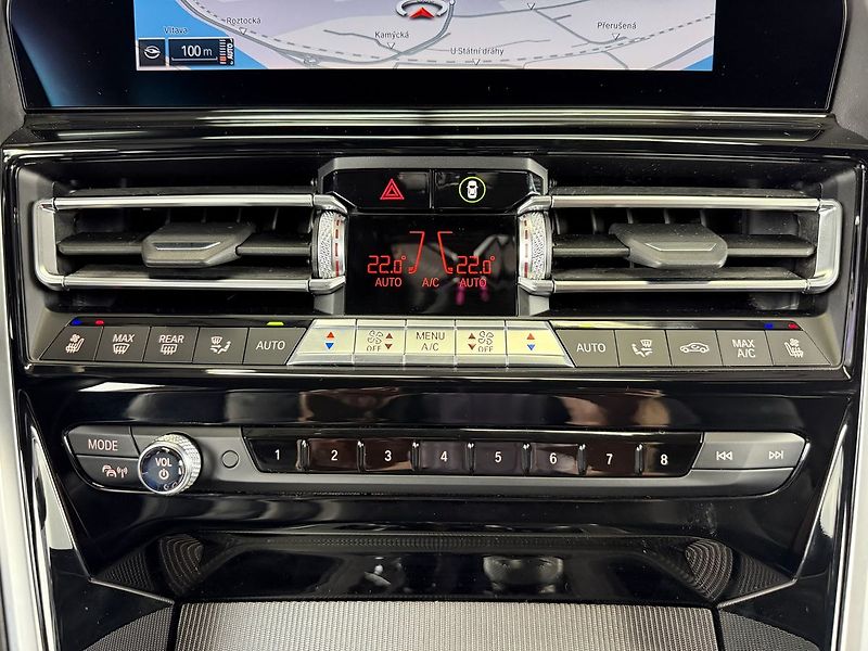 BMW M8 M850 xDrive M-SPORT, H&K, HUD, - fotka 28 z 36