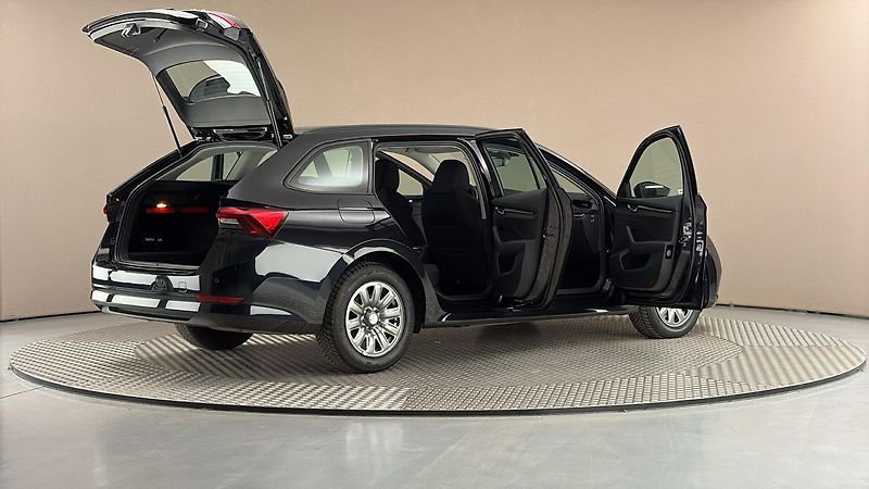 Škoda Octavia 2.0 TDI DSG Ambition Combi - fotka 6 z 26