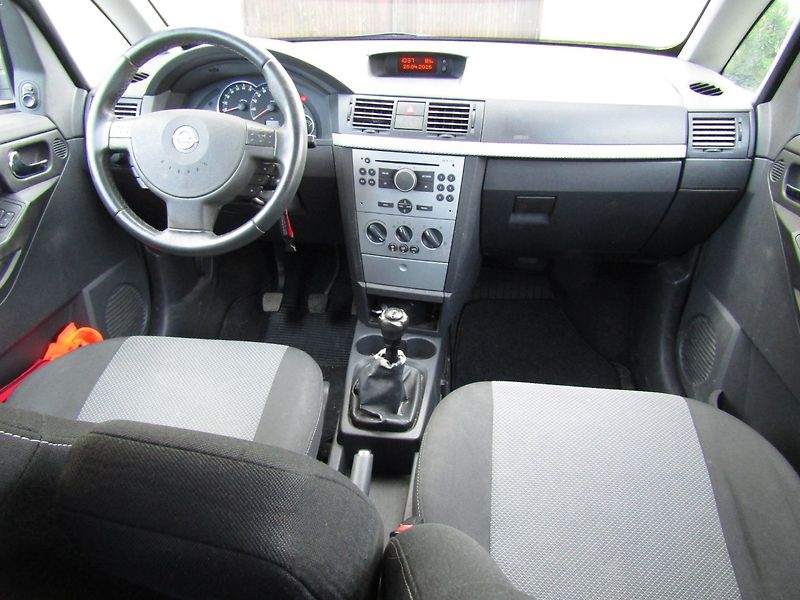 Opel Meriva (2006) 1.6 16v KLIMA FUNKČNÍ - fotka 15 z 32