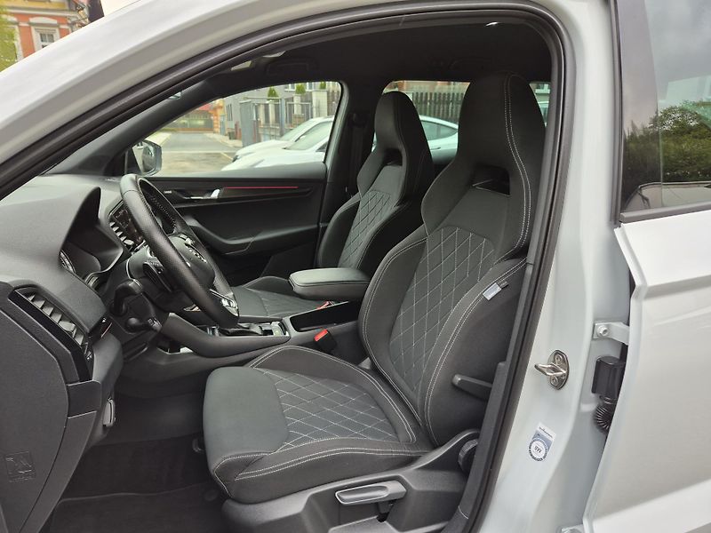 Škoda Karoq SPORTLINE 110kw 4x4 DSG   - fotka 41 z 47